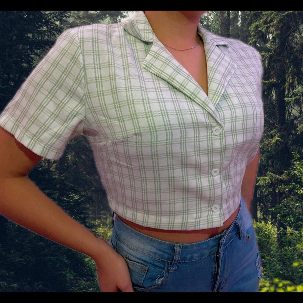Light green cropped shirt